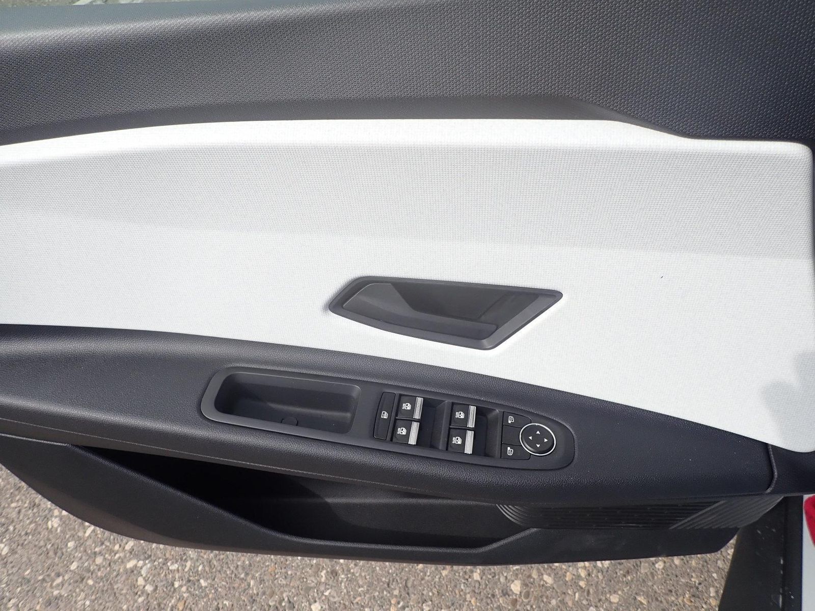 Fahrzeugabbildung Renault R 4 E-Tech elektrisch Advance 150 Comfort Range