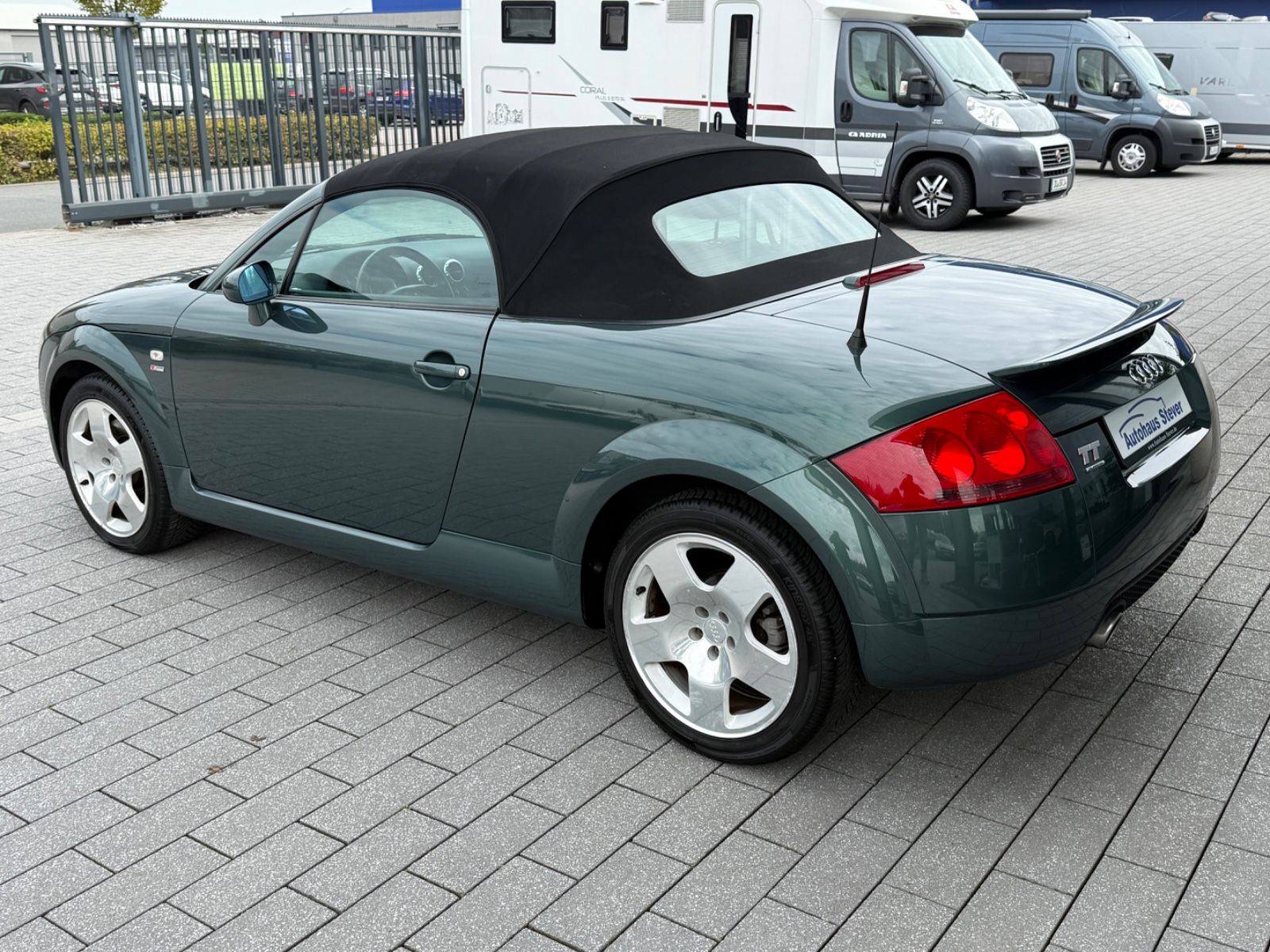 Fahrzeugabbildung Audi TT Roadster 1.8T quattro S-Line CABRIO LEDER SHZ