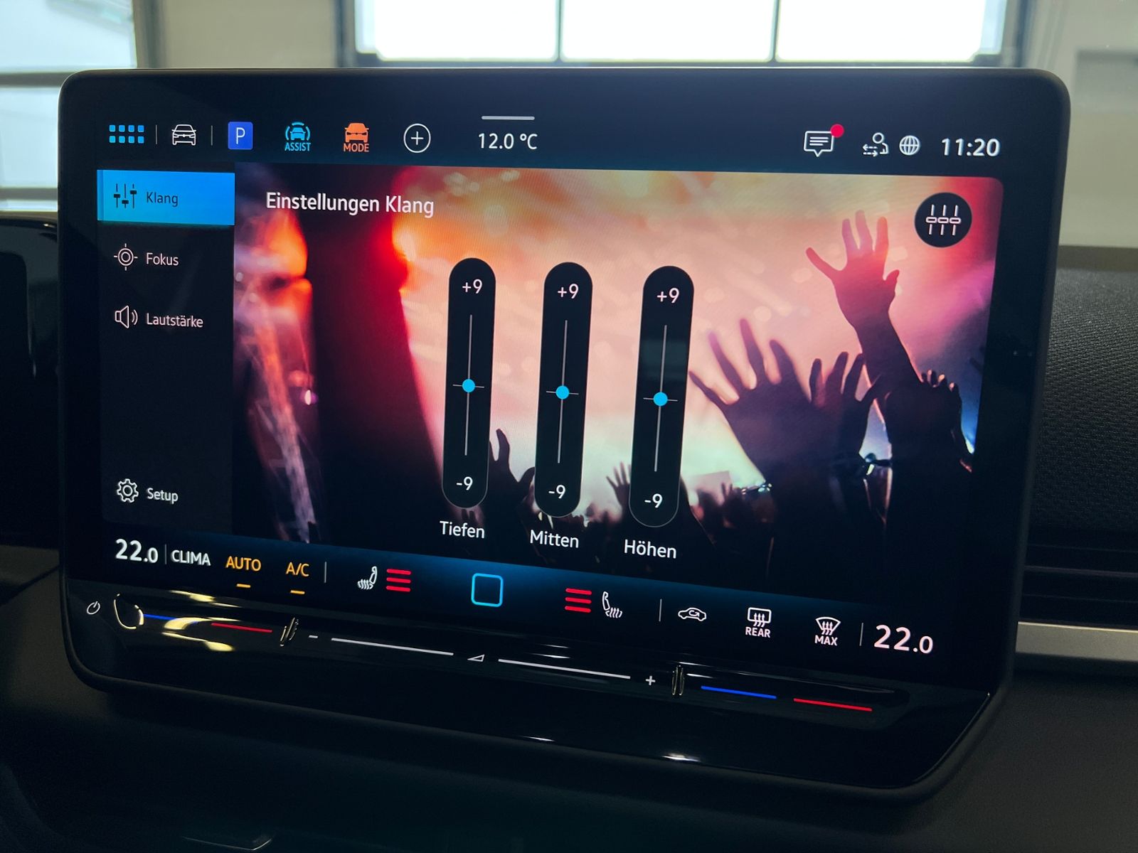 Fahrzeugabbildung Volkswagen T-Roc R-Line 1.5 eTSI DSG *AHK, LED, ACC, Kamera
