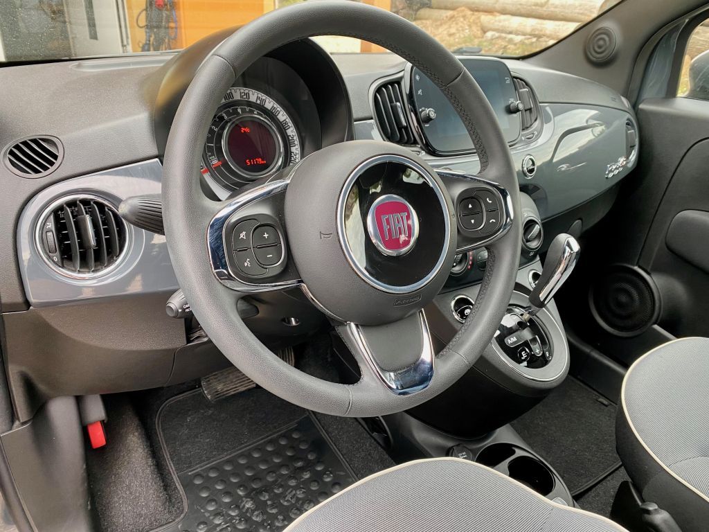 Fahrzeugabbildung Fiat 500 C 1.2 Dualogic Lounge PDC KLIMA ALU CARPLAY