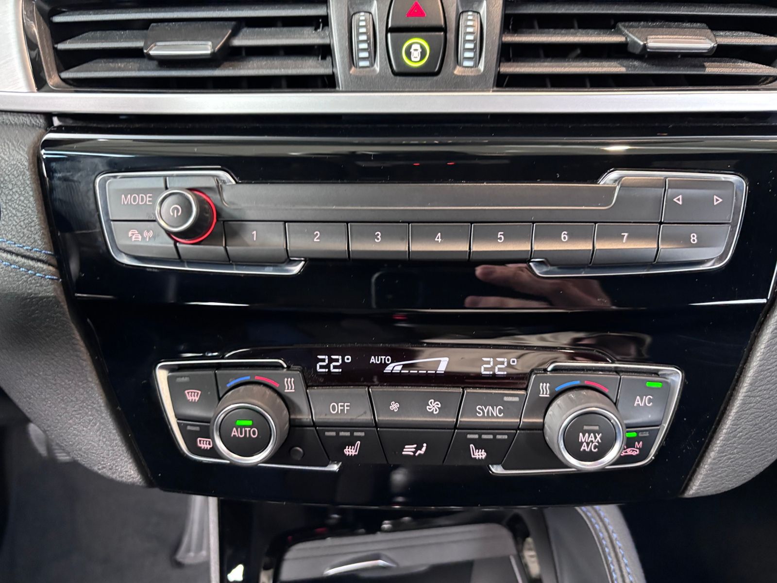 Fahrzeugabbildung BMW X2 xDrive M35 i HUD RFK LED