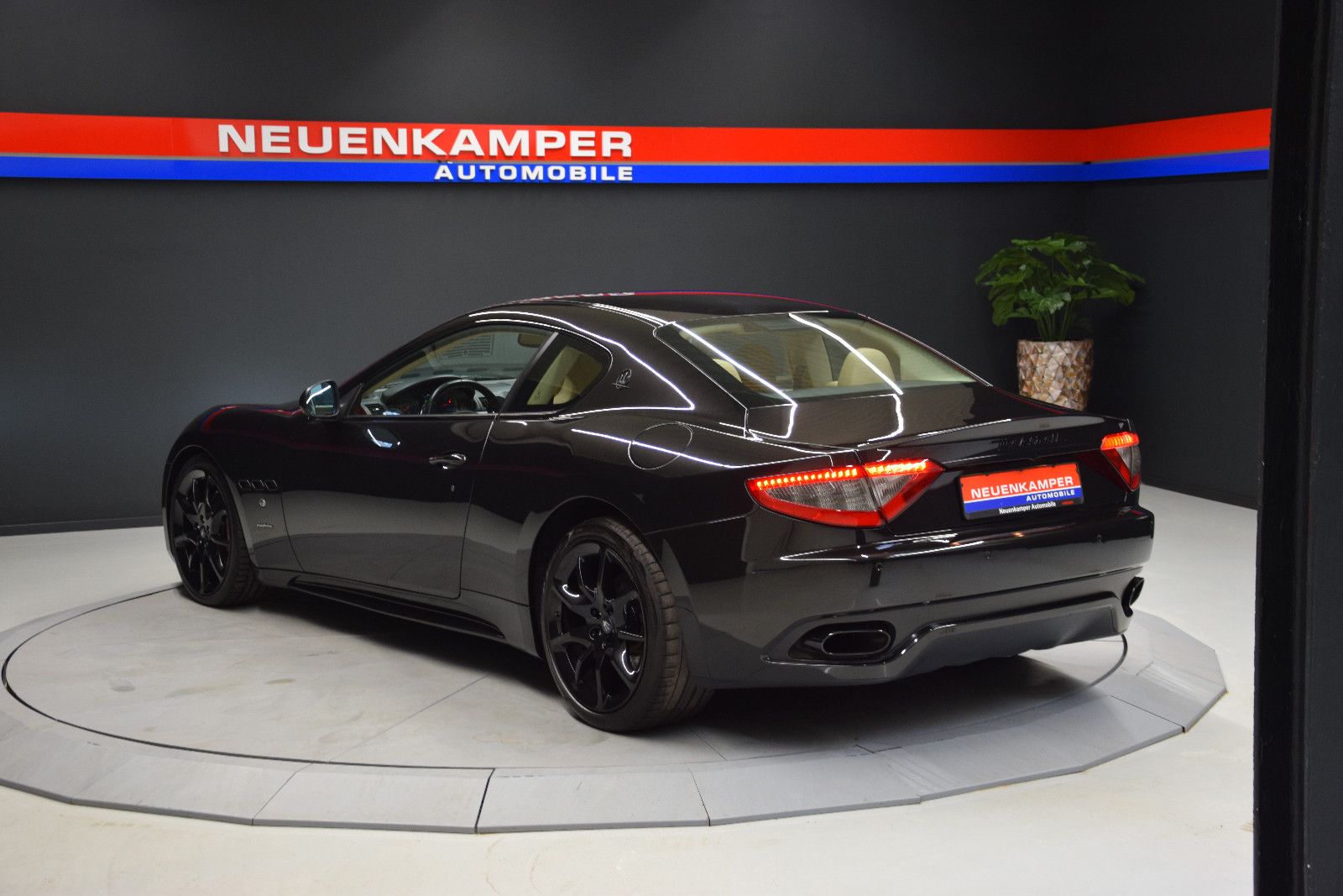 Fahrzeugabbildung Maserati Gran Turismo Sport Bi-Xenon PDC Leder Memory