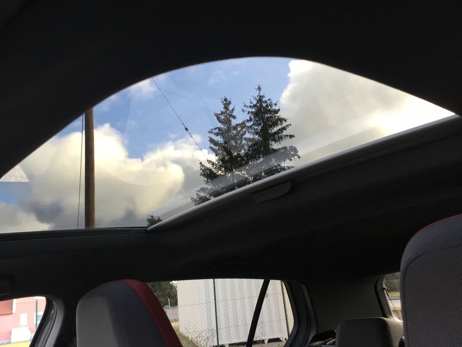 Fahrzeugabbildung Volkswagen Golf 2.0 TSI DSG GTI+Pano+18"+IQ Light