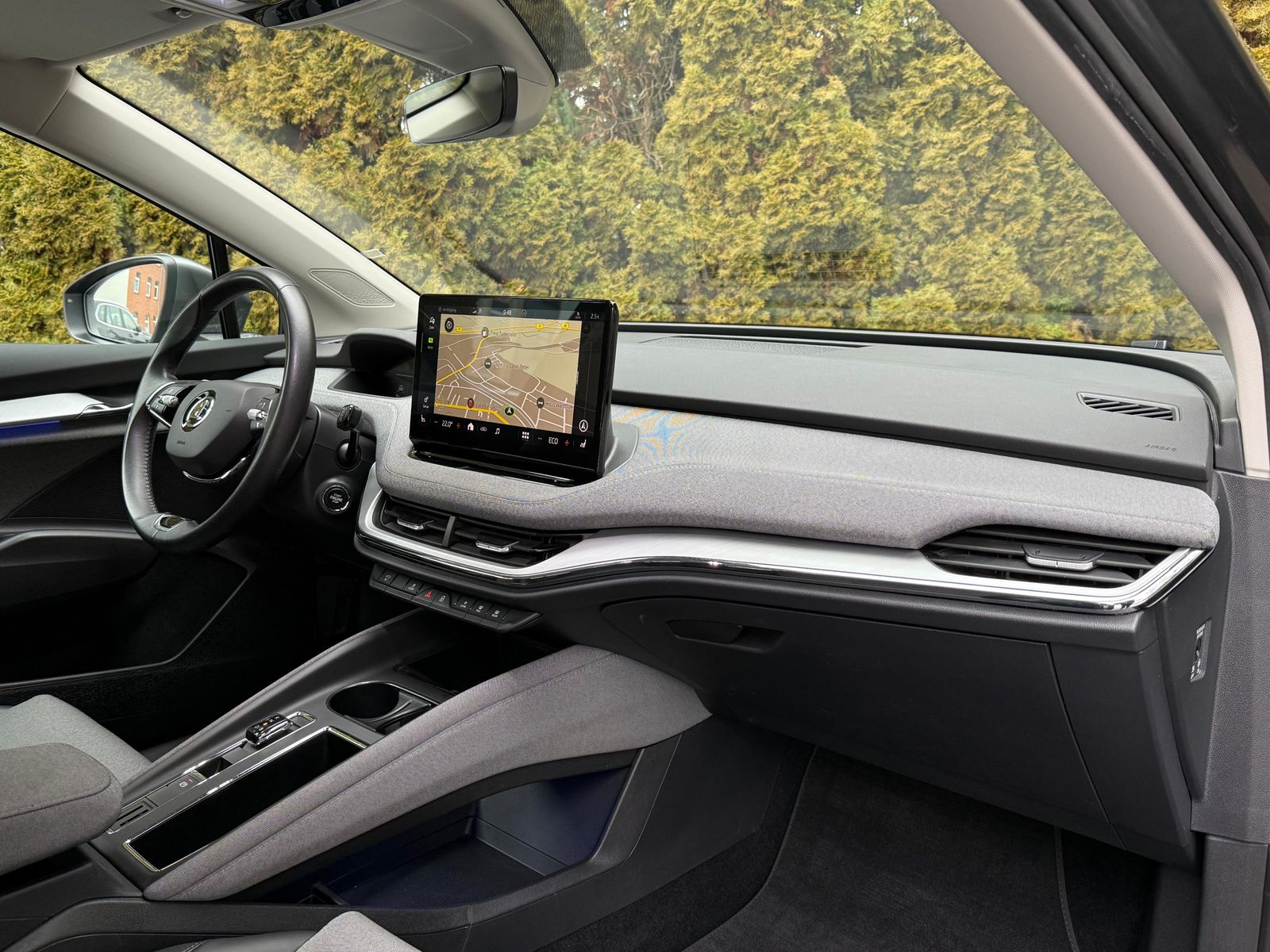 Fahrzeugabbildung SKODA Enyaq 60 Loft CCS+LED+NAV+SHZ+KAMERA+AHK+ACC+DAB