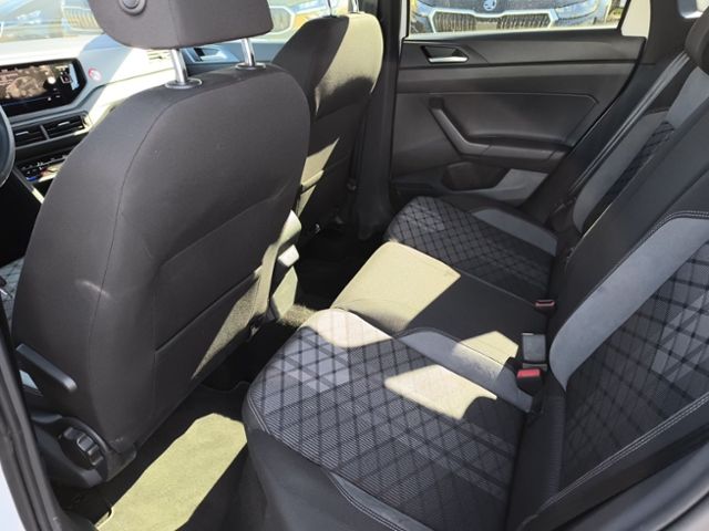 Fahrzeugabbildung Volkswagen Taigo 1.5 TSI DSG R-Line 17"LM GJR IQ.DRIVE IQ.L