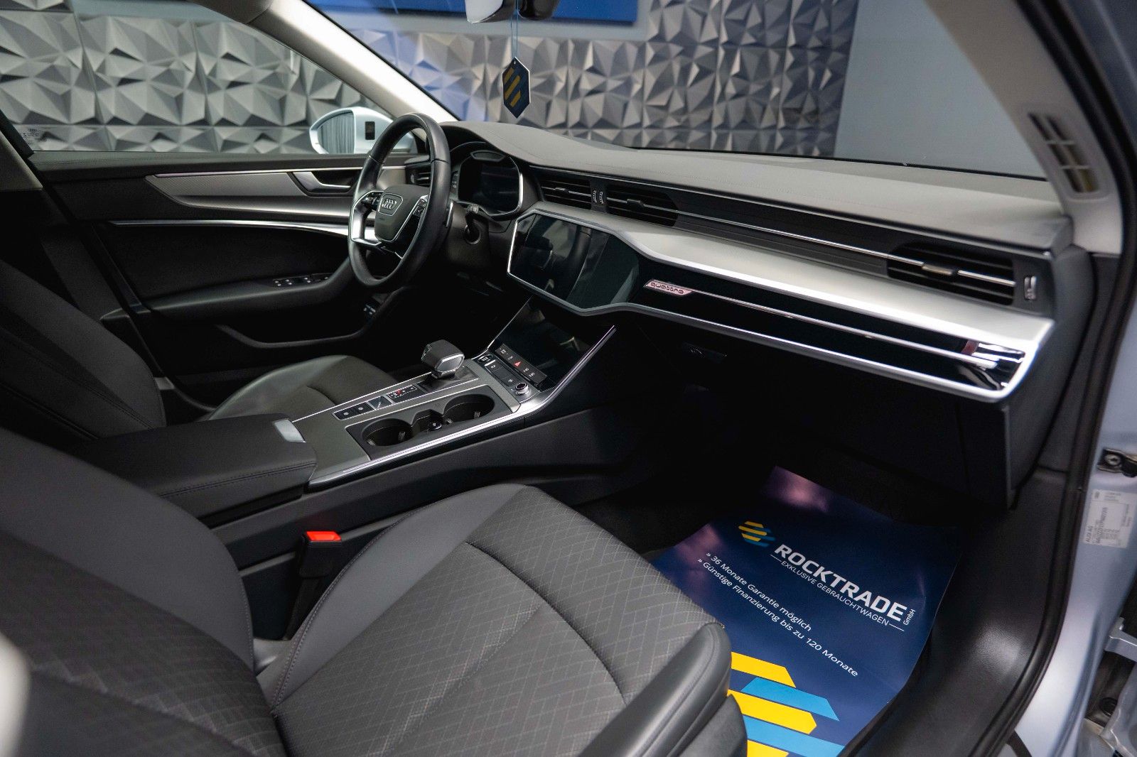 Fahrzeugabbildung Audi A6 Avant 50 TFSIe quattro SportDesign*Matrix*ACC