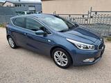 Kia Ceed FIFA Word Cup Edition 1.6  Kamera, Navi - gebrauchte Kia cee'd / Ceed aus dem Jahr 2015