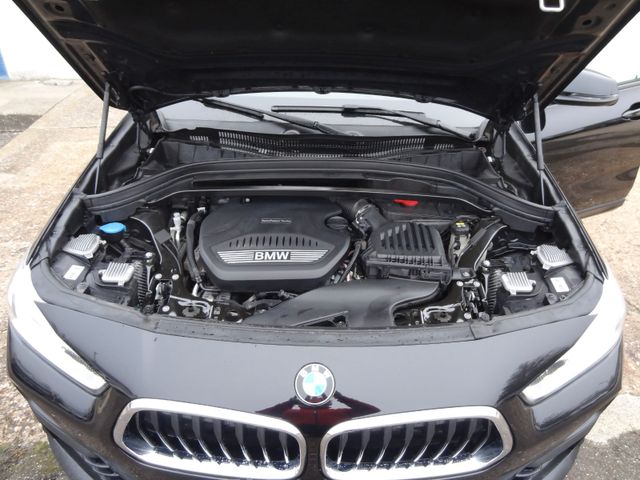 Fahrzeugabbildung BMW X2 sDrive 18d/M-Paket/Pano/HUD/Kamera/Navi/150PS