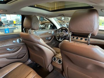 Mercedes-Benz E 350 *BURMESTER*KEYLES*PANO*AHK*ACC*StandHZ*