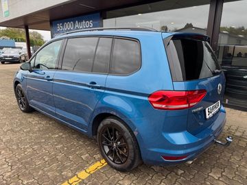 Bild 13 VW Touran Comfortline 1.4 TSI AHK Navi Rear View