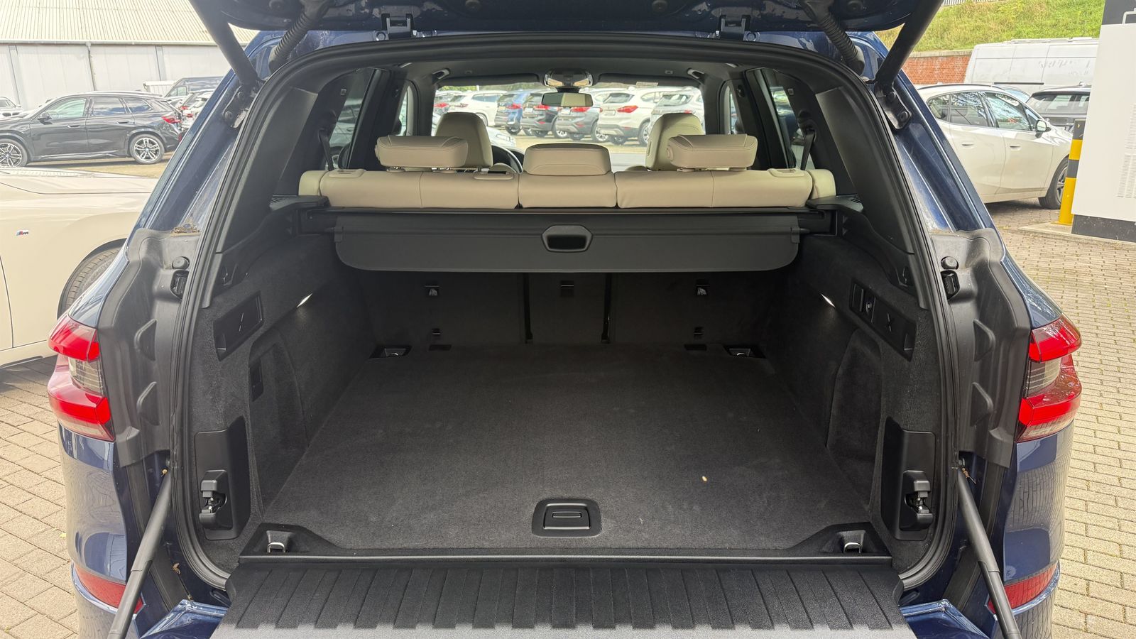 BMW X5 xDrive30d M Sport Laser LC Prof AHK HUD Ka foto 11