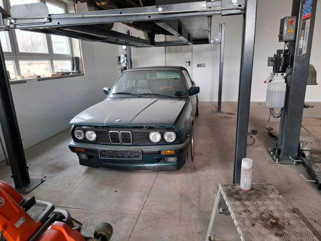 BMW E30 318i Cabrio