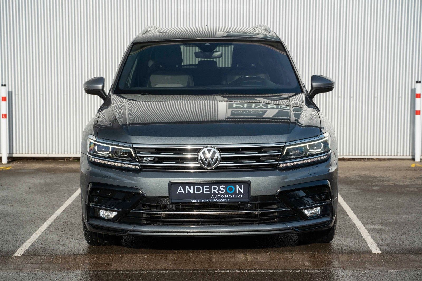 Fahrzeugabbildung Volkswagen TIGUAN 2.0 TDI 4M LED ACC KAM PANO LANE AHK HUD