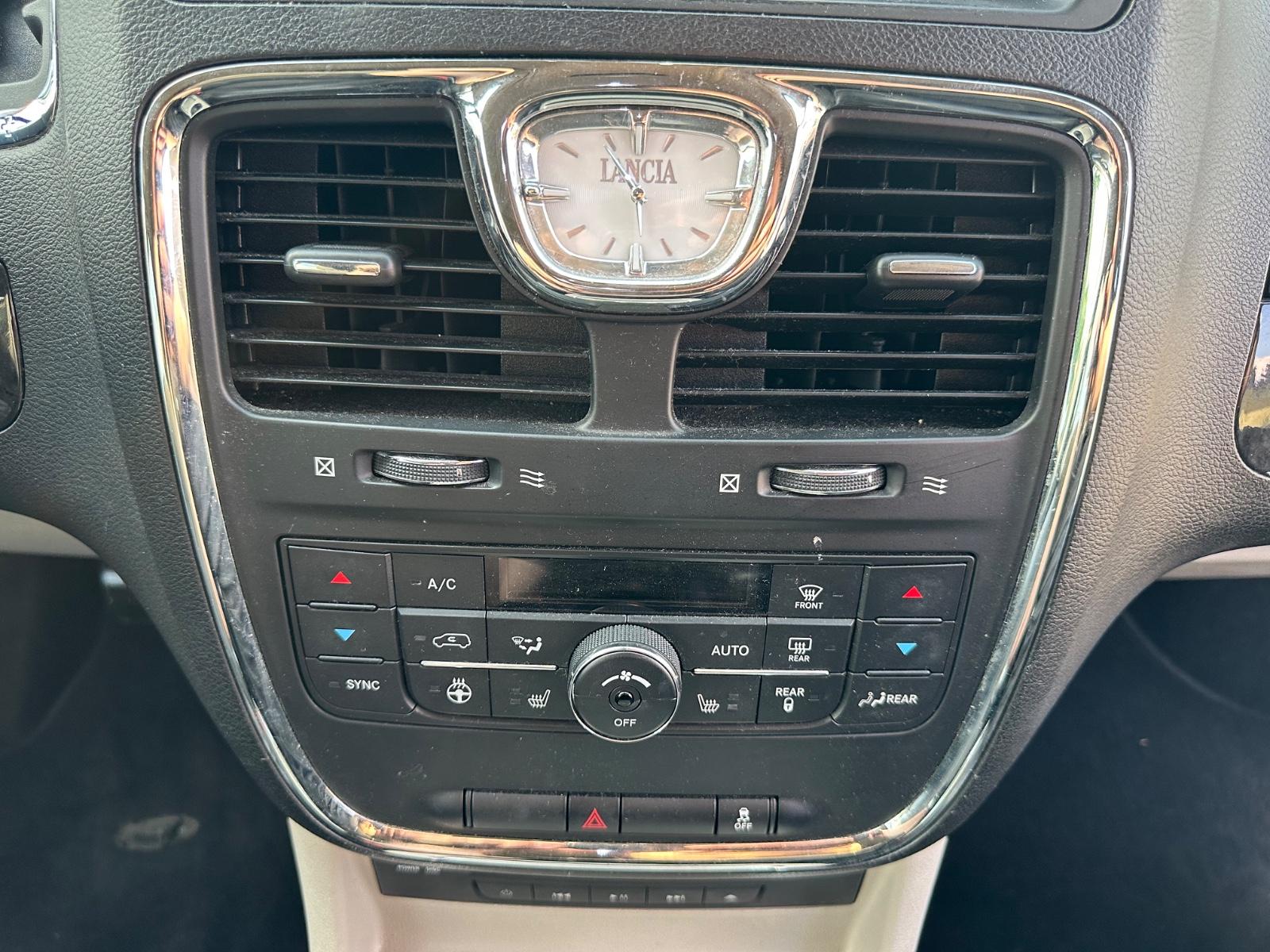 LANCIA VOYAGER 3.6 V6 283ch - PLATINUM - 7 PLACES - SIÈGES CHAUFFANTS - PORTES COULISSANTES ÉLECTRIQUES - CAMÉRA 360°