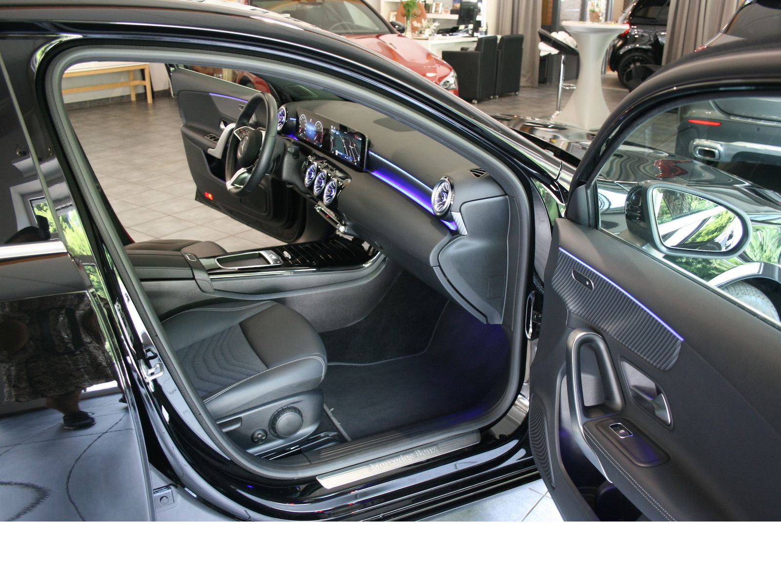 Fahrzeugabbildung Mercedes-Benz A 180 Progres. Line Advanced Plus*Ambientebel.