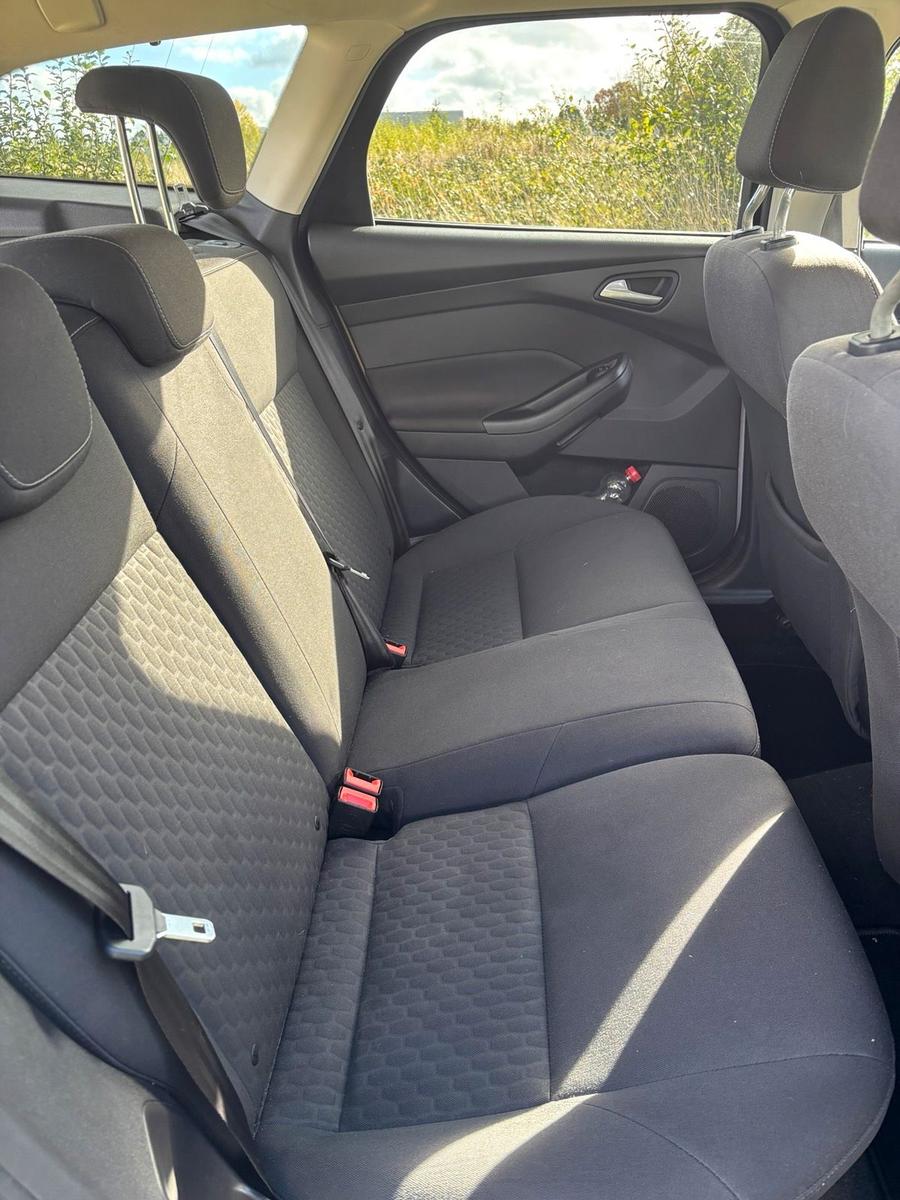 Ford Focus 2013 — photo 5
