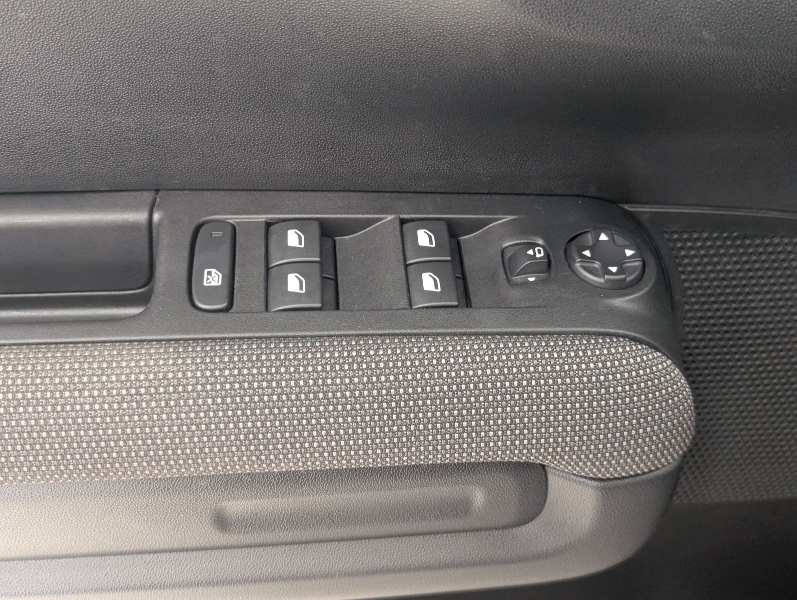 Fahrzeugabbildung Citroën C3 Aircross YOU APP PDC TOUCH TEMP KLIMA LED