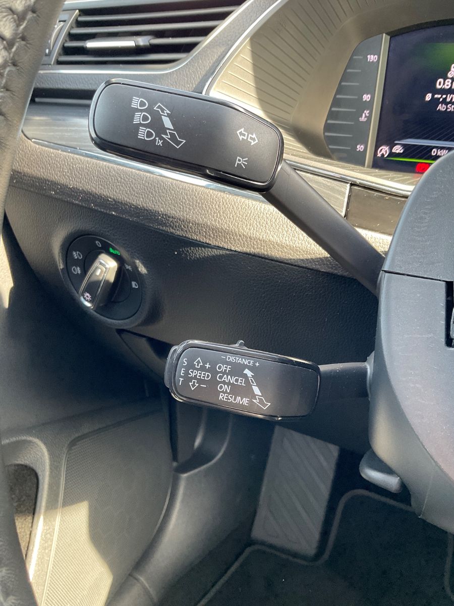 Fahrzeugabbildung SKODA Superb Combi 2.0 TDI DSG STYLE,Standheizung,Car