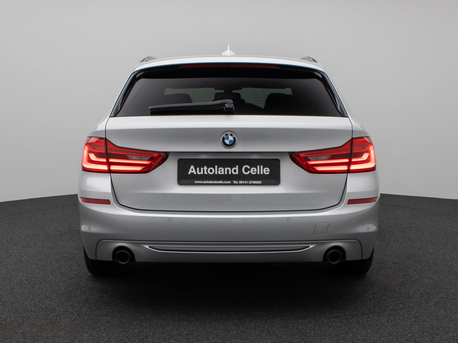 Fahrzeugabbildung BMW 520d  Sport Line HUD HiFi PDC Alarm DisplayKey