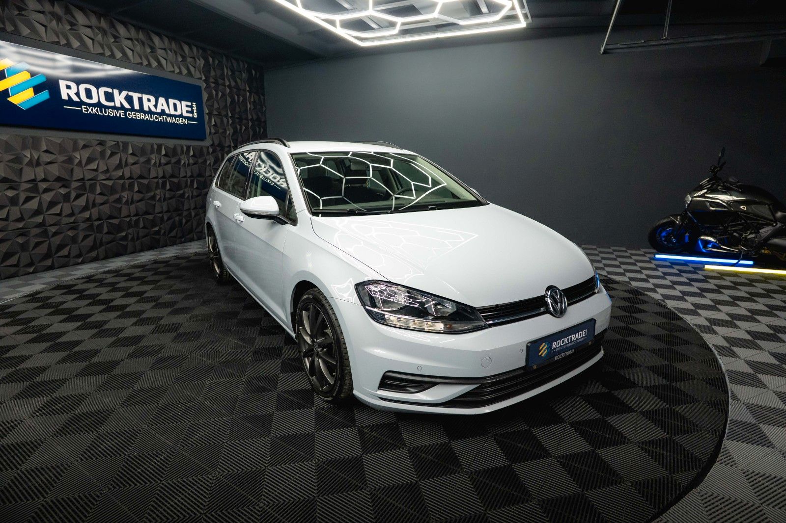 Fahrzeugabbildung Volkswagen Golf VII Variant Trendline *Perlmutt*Kamera*Navi