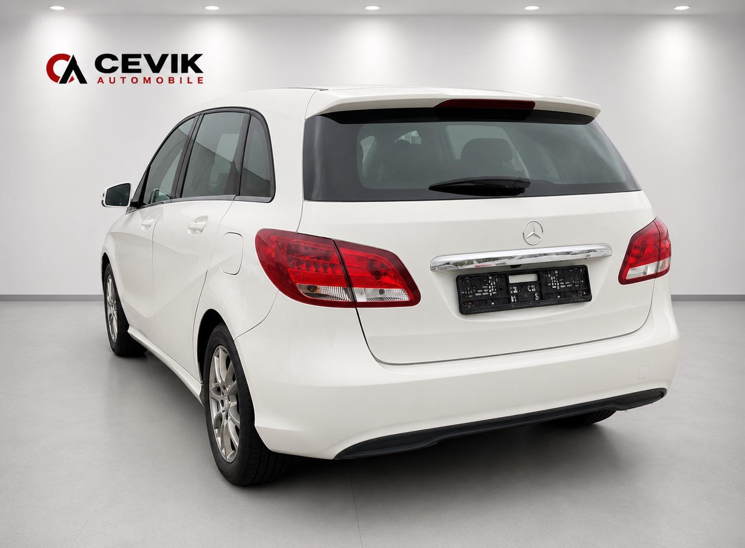 Mercedes-Benz B 180/ 1.Hand/Navi/Abstandswarnung/Einparkhilfe