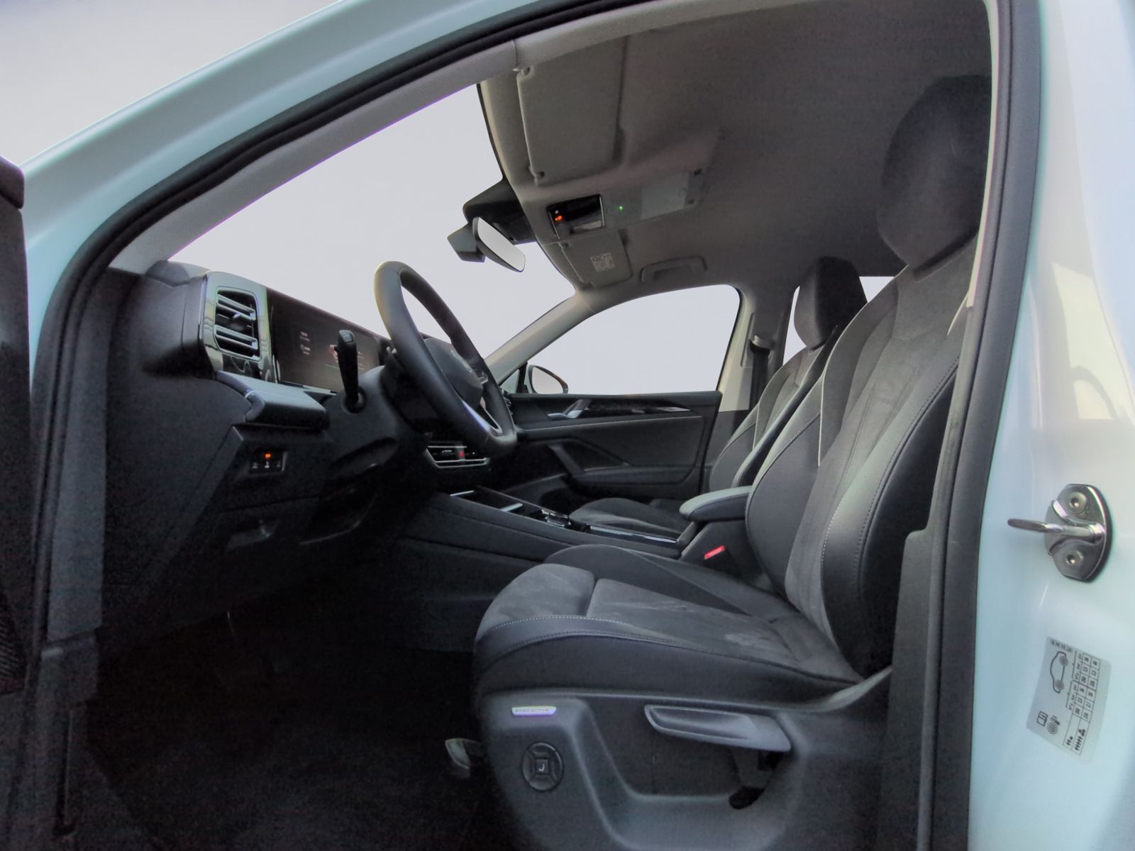 Tiguan 1.5 eTSI DSG Elegance KAMERA+AHK+DCC