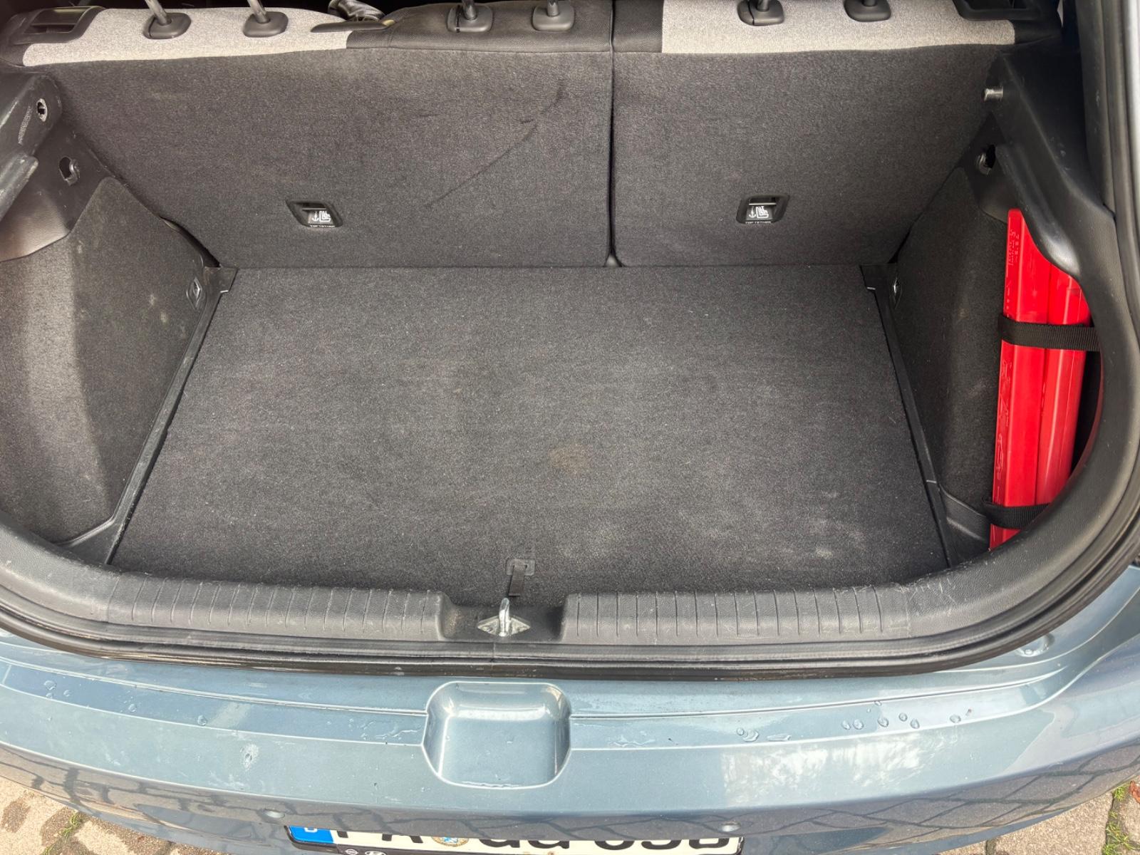 Hyundai i20 2015 — photo 16