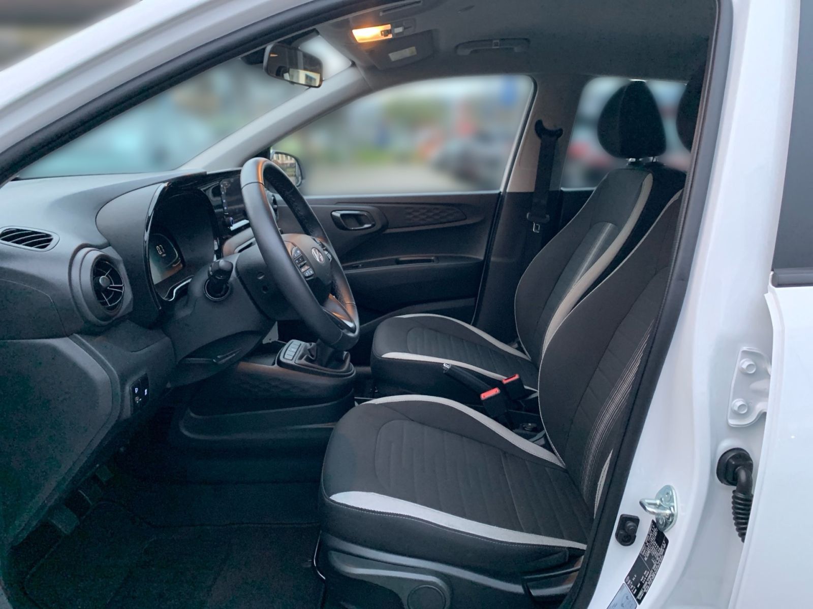 Fahrzeugabbildung Hyundai i10 1.0 Select Navi Kamera