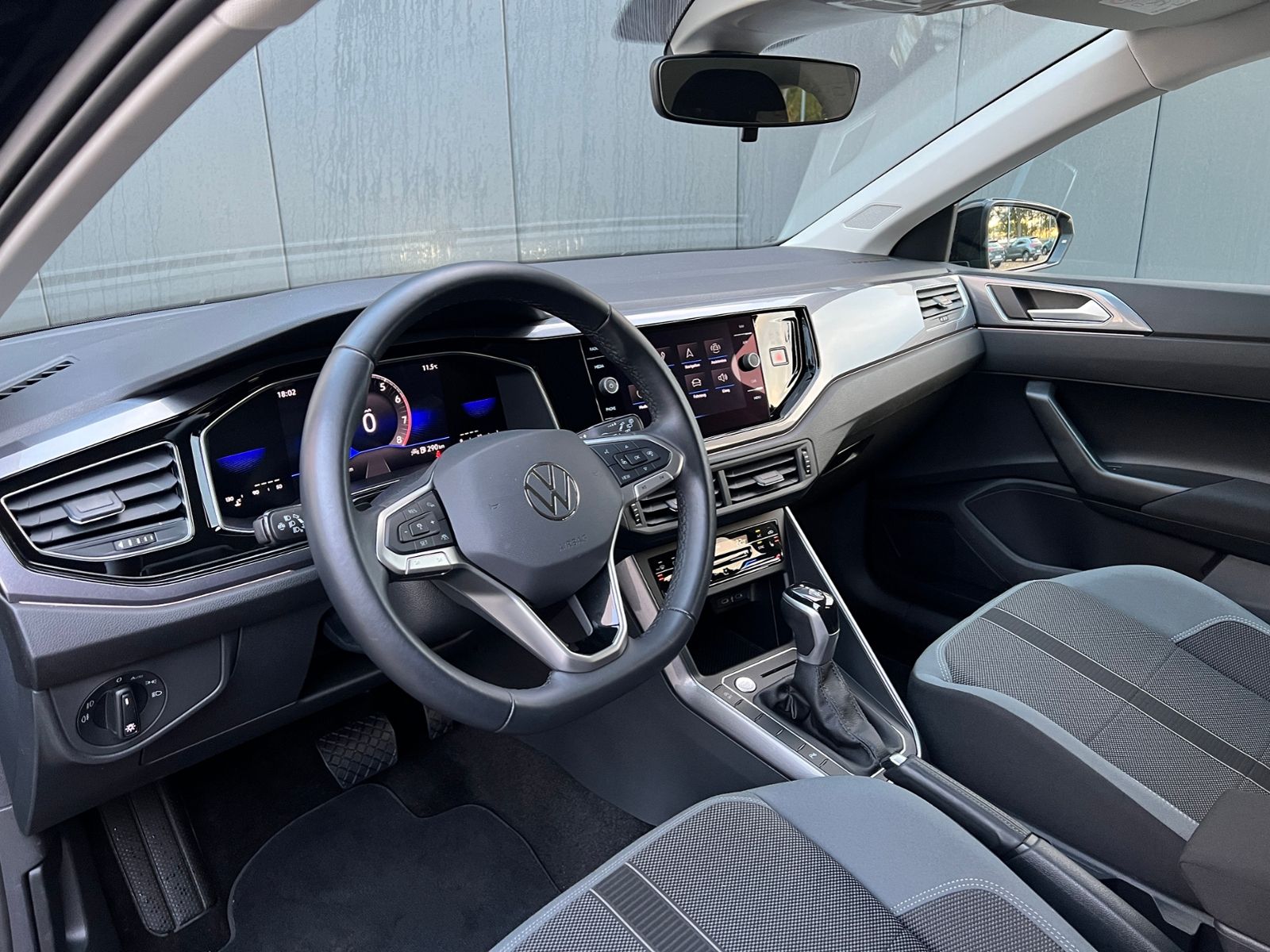 Fahrzeugabbildung Volkswagen Polo Style 1.0 TSI DSG *IQ.Drive-Paket, IQ.Light