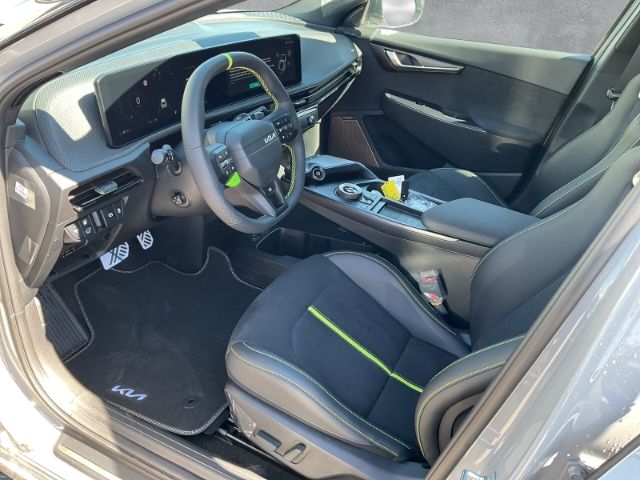 Fahrzeugabbildung Kia EV6 GT 4WD Elektro 84 kWh *PANORAMAGLASDACH*