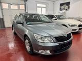 Skoda Octavia 1.6 Lim. Classic - Skoda Octavia mit Benzin-Antrieb: Limousine, 1.6