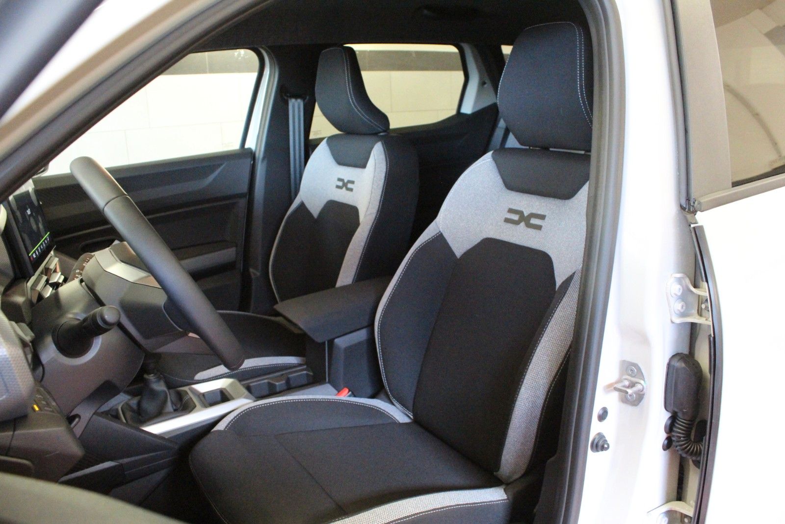 Fahrzeugabbildung Dacia Duster mild Hybrid 140 Journey *Winter-Plus-Pak*