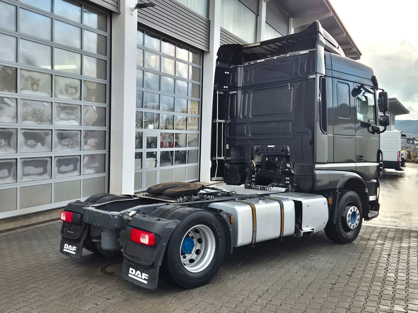 Fahrzeugabbildung DAF XF 450 4x2 Spoiler Klima 2x Tank 2x Bett