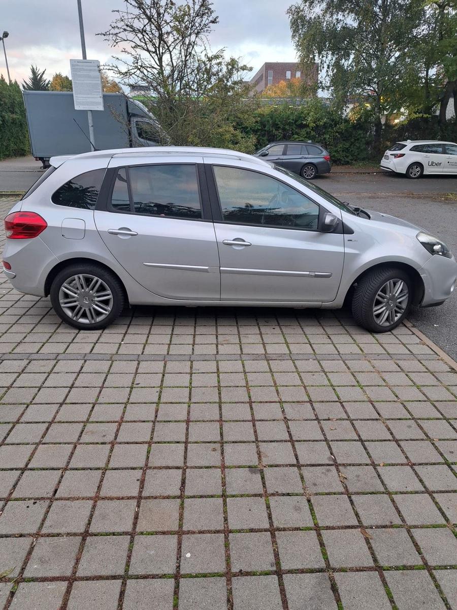 Renault Clio 2011 — двигун 111 HP (82kW)