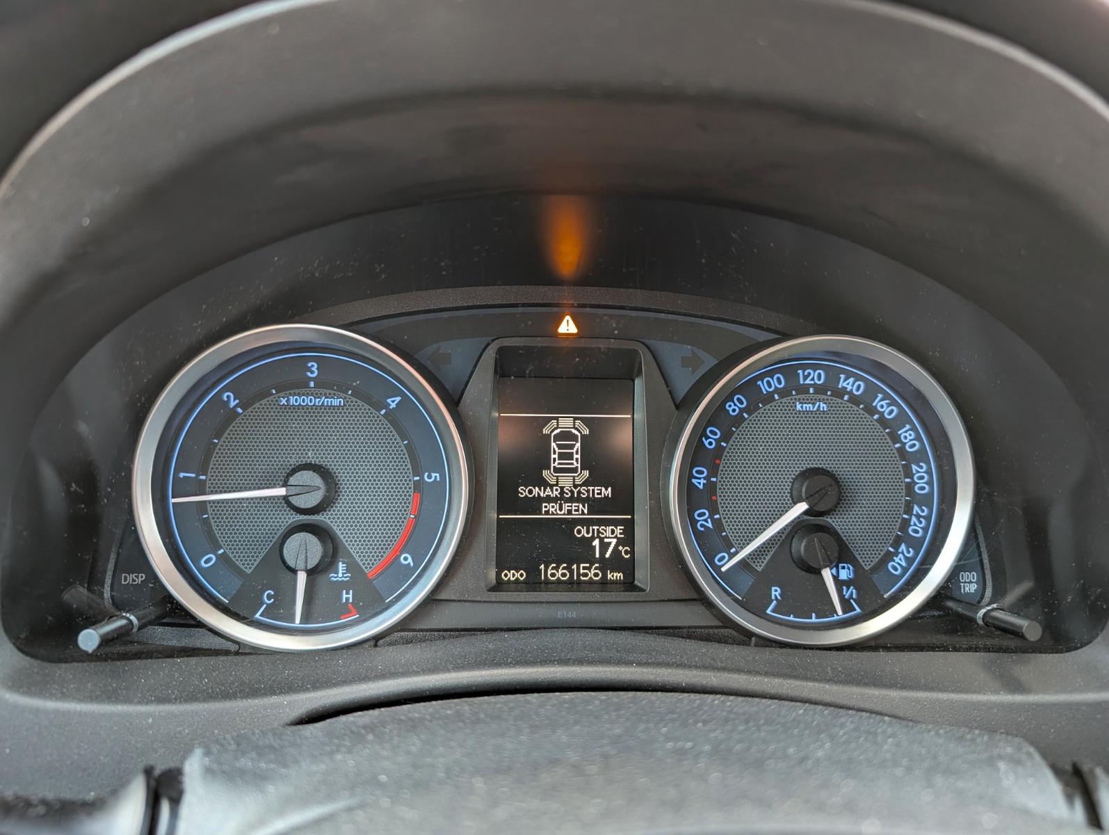 Toyota Auris 2014 — photo 15