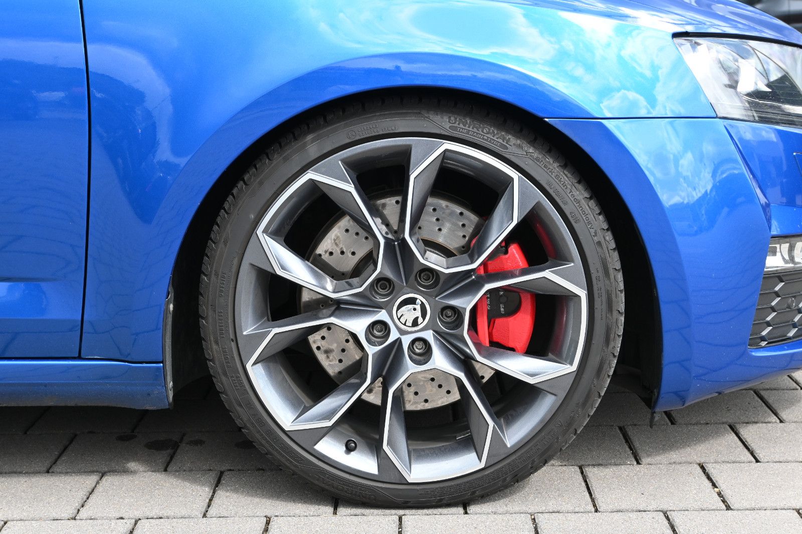 Fahrzeugabbildung SKODA Octavia 2.0 TDI Green tec DSG RS Combi °AHK°STHZ