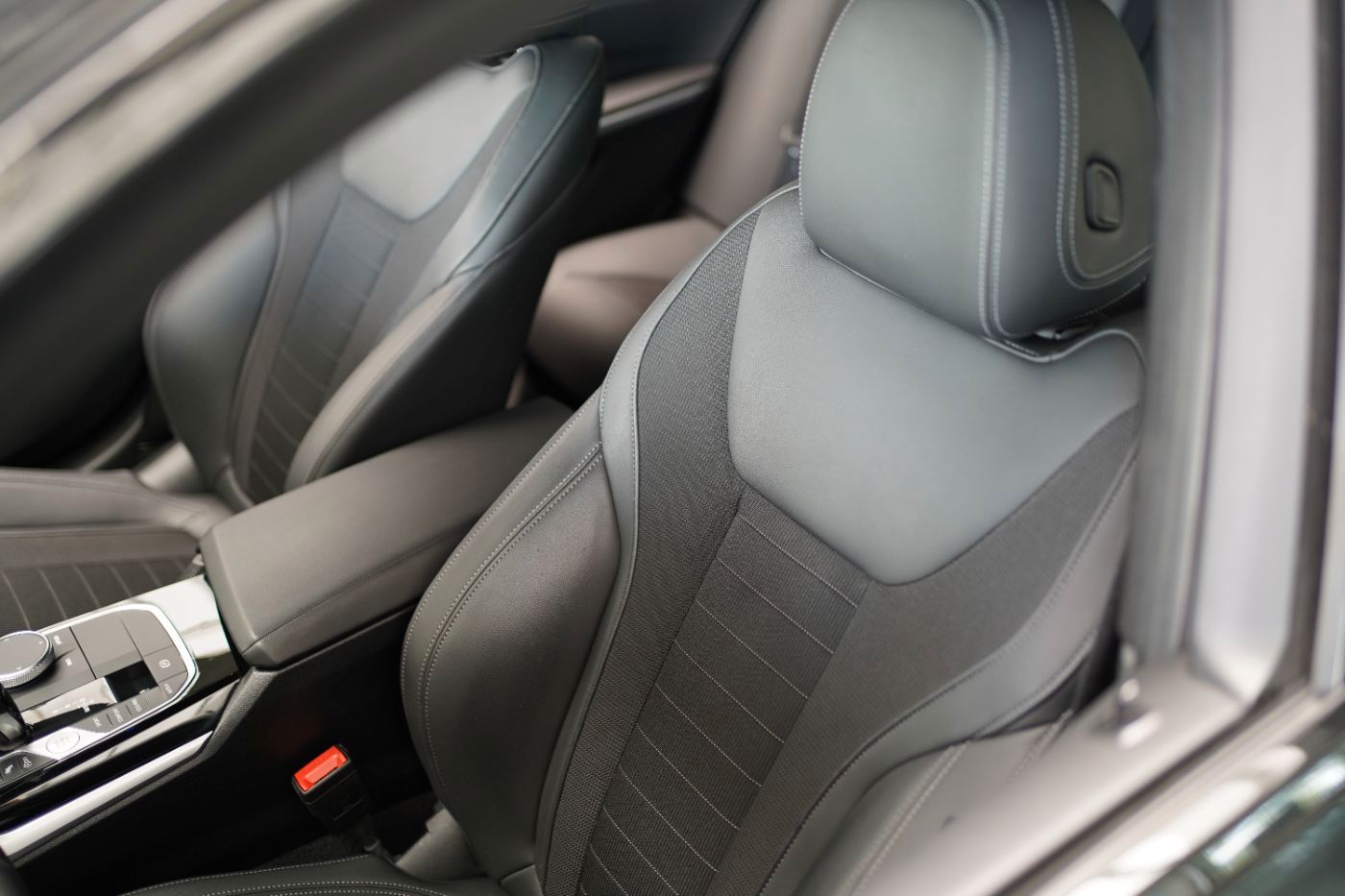 BMW 320i Sport Line ParkAssis+Komfortzug+Sitzheiz.F& foto 5