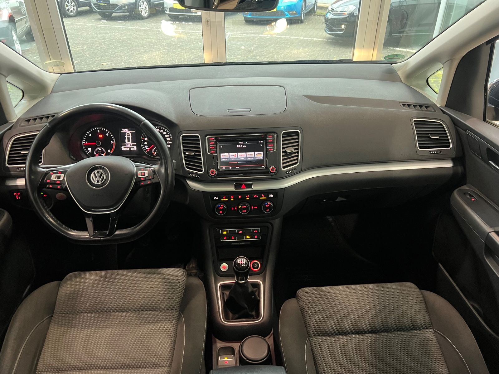 Fahrzeugabbildung Volkswagen Sharan 2.0 TDI Comfortline * PANO* R.KAMERA *AHK