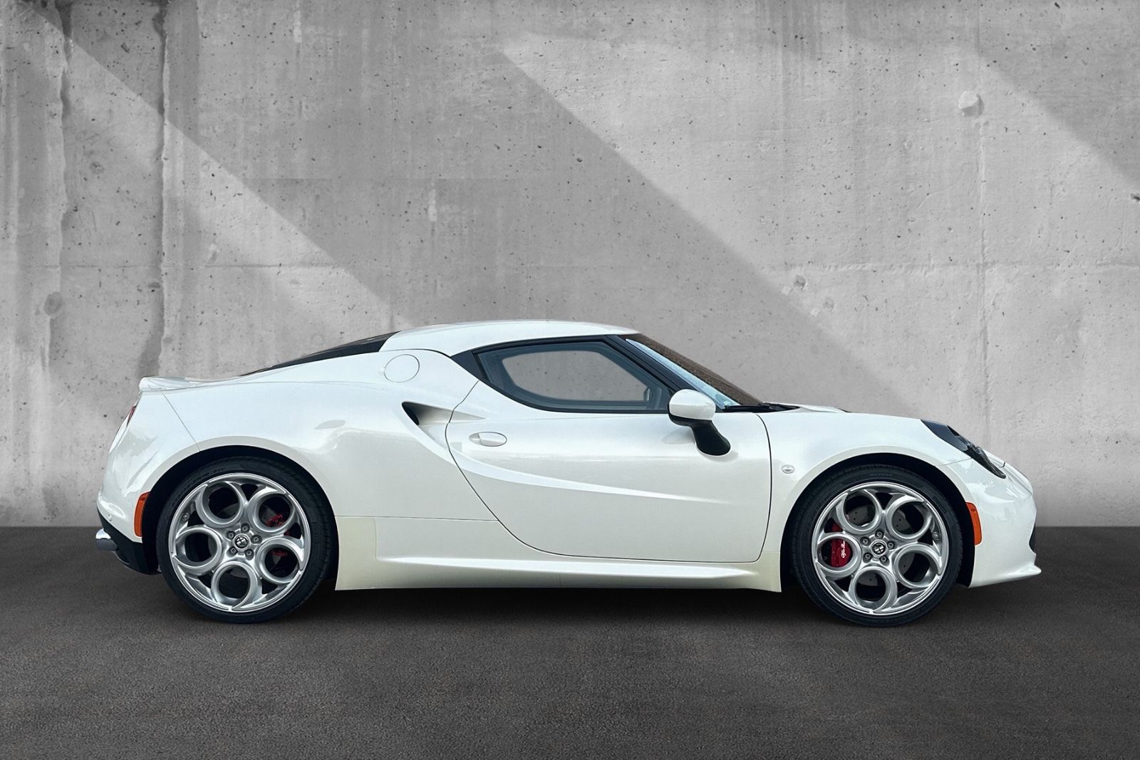 Fahrzeugabbildung Alfa Romeo 4C*1.Hand*Deutsches Auto*Carbon Scheinwerfer