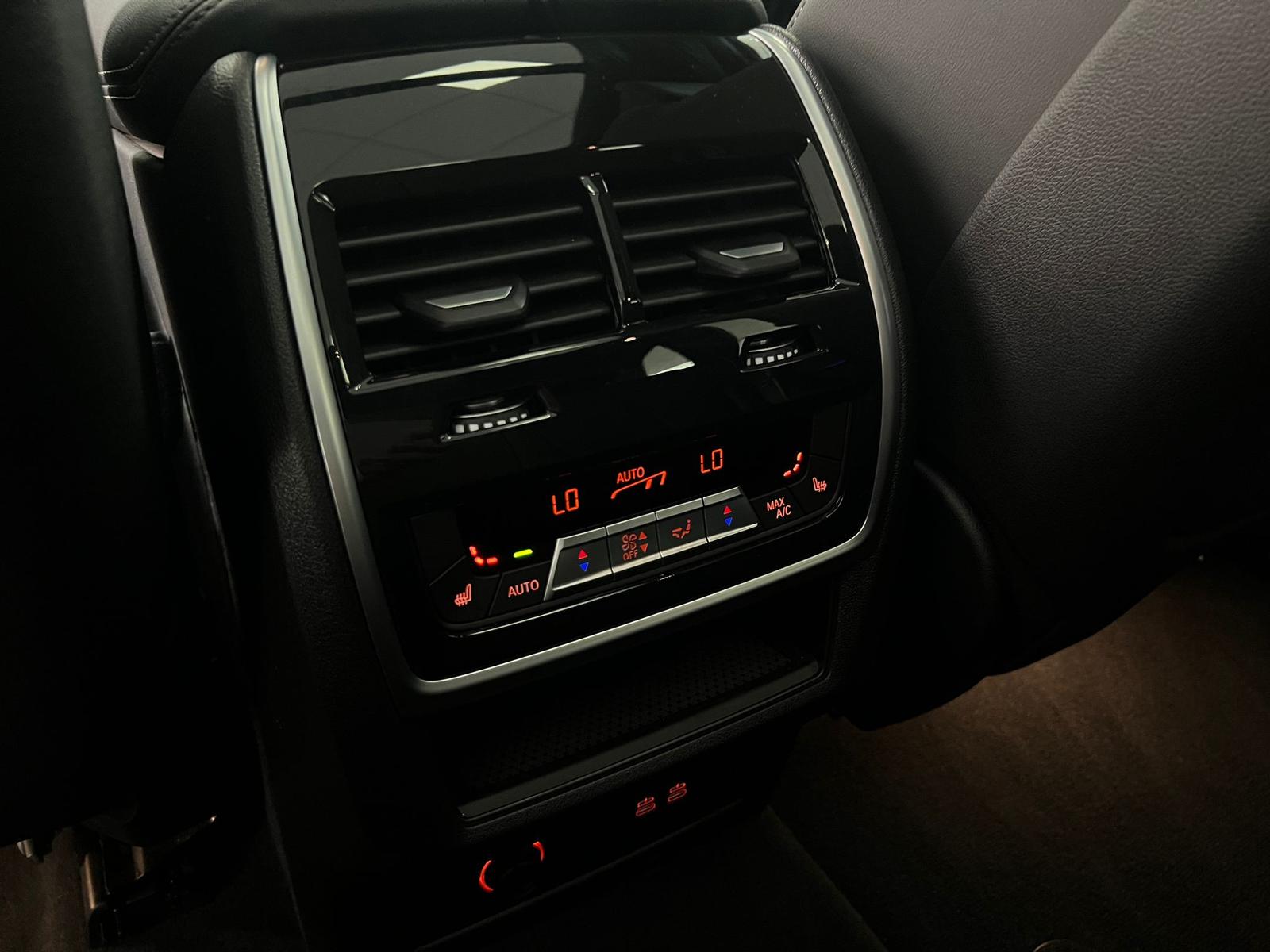 BMW X5 M60 i xDrive*PANO*STHZG*MASSAGE*LUFT*HUD*360°