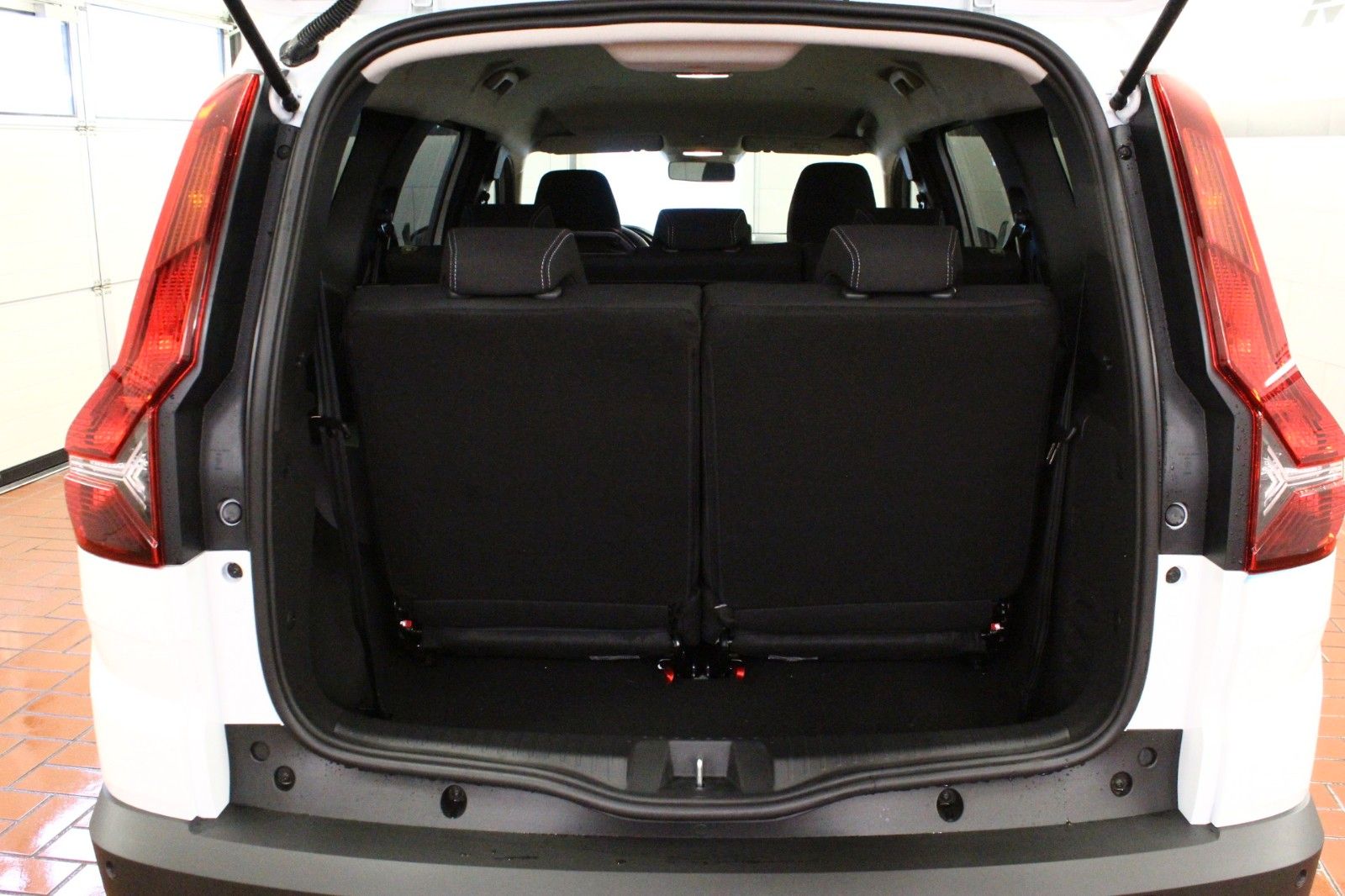 Fahrzeugabbildung Dacia Jogger TCe 100 ECO-G Expression*7-Sitzer*Winterp