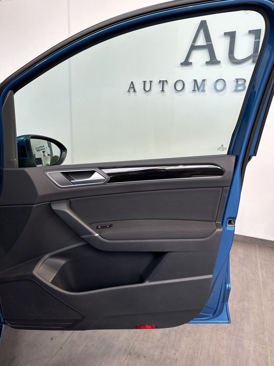Fahrzeugabbildung Volkswagen Touran 2.0 TDI DSG Highline NAV+LED+ACC+KAMERA