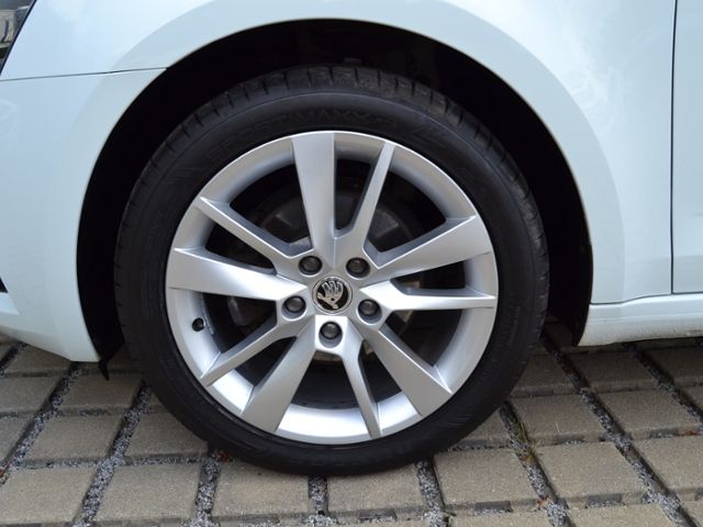 Octavia 1.6 TDI Clever AHK/LED/17-ZOLL/NAVI/BUSI
