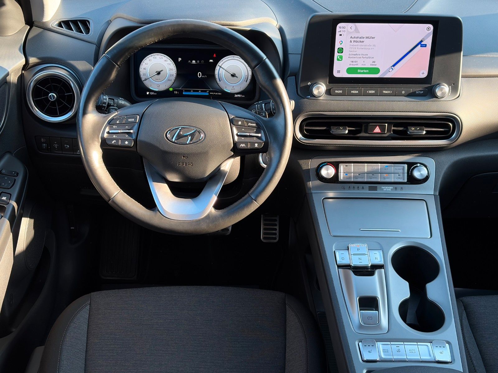 Fahrzeugabbildung Hyundai KONA E Select ACC Cam PDC LFA LKA LHZ SHZ