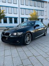BMW E92 330d - BMW 330 aus 2007: Coupé, 330d