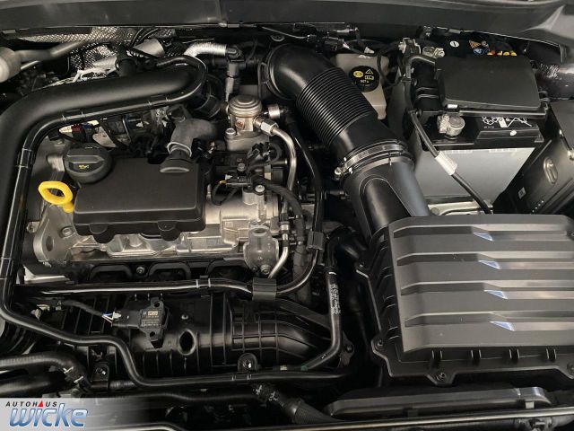 T-Cross 1.0 TSI DSG R-Line NAVI KLIMA REAR VIEW