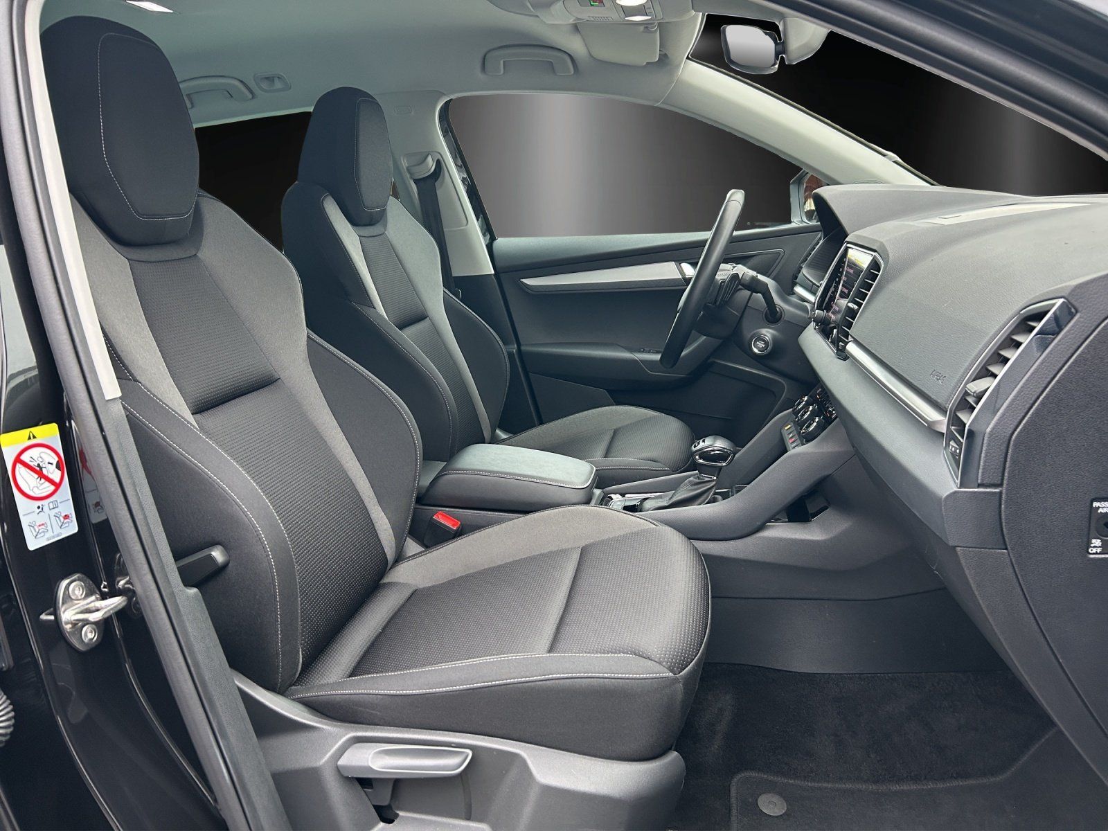 Fahrzeugabbildung SKODA Karoq Tour 2,0 TDI 4x4 DSG/LED/ACC/AHK/KAMERA/