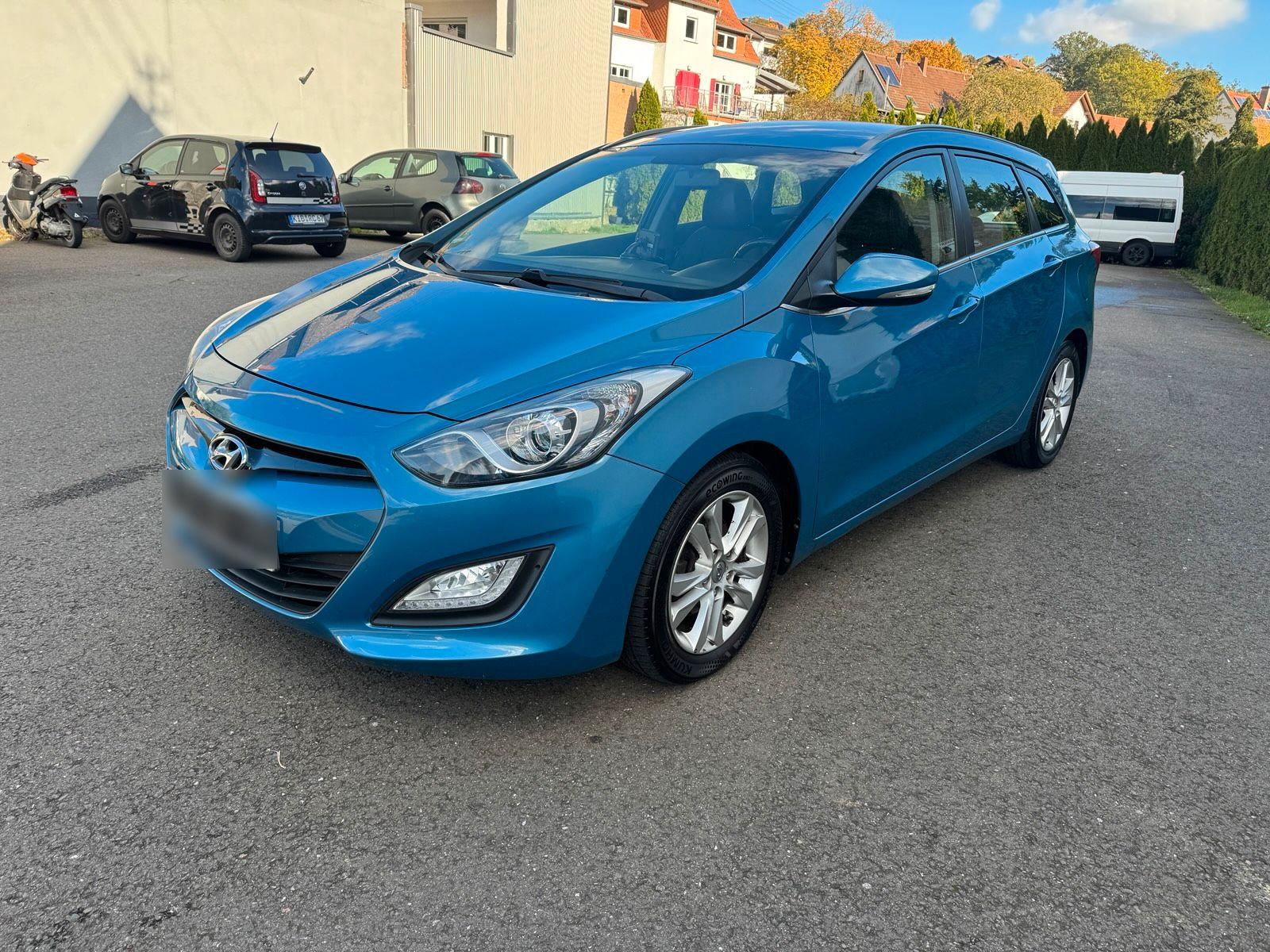Hyundai i30 2012 — вигляд ззаду