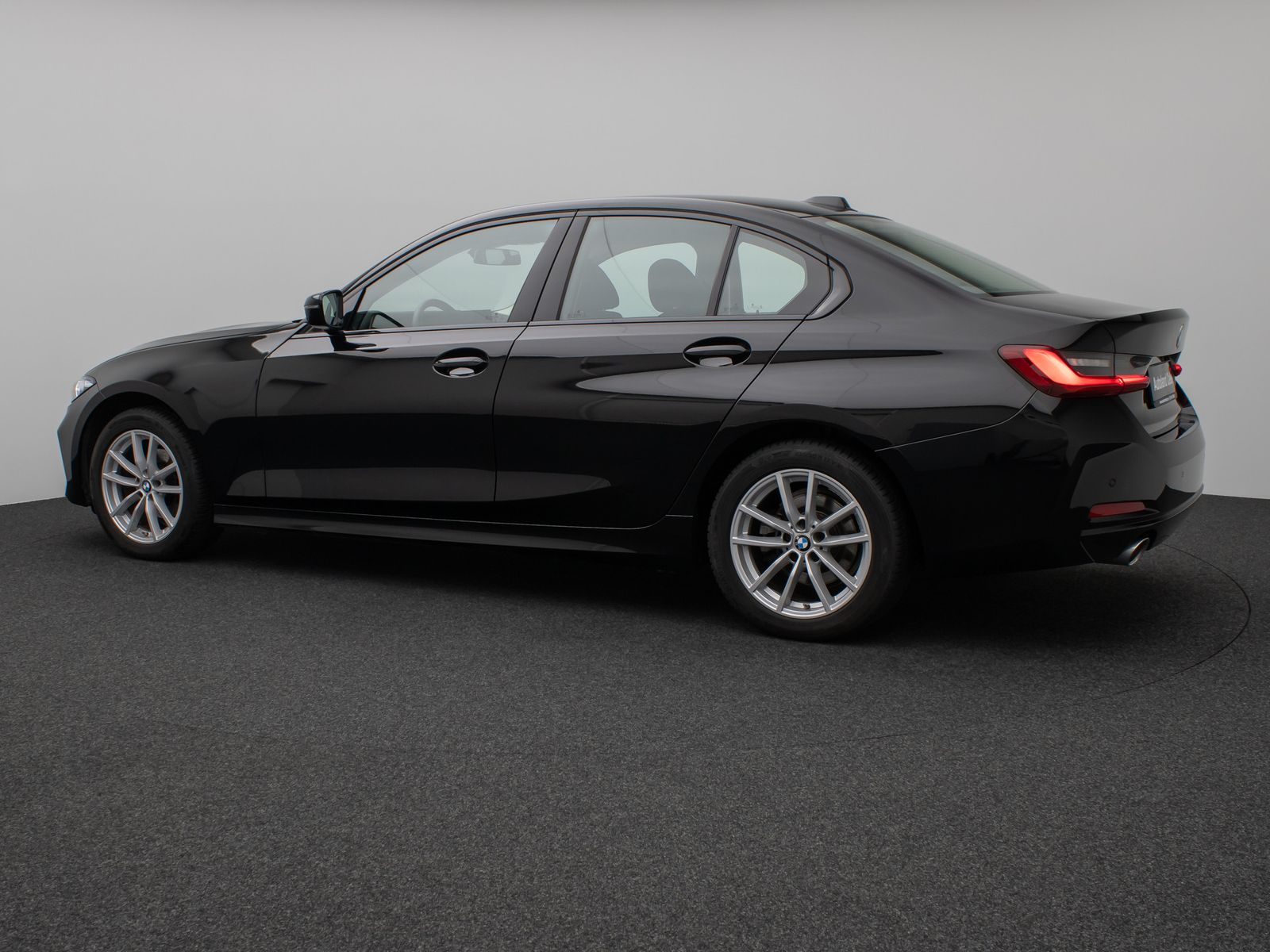 Fahrzeugabbildung BMW 318i DAB PDC Widscreen Geschwindigkeitsreg LED