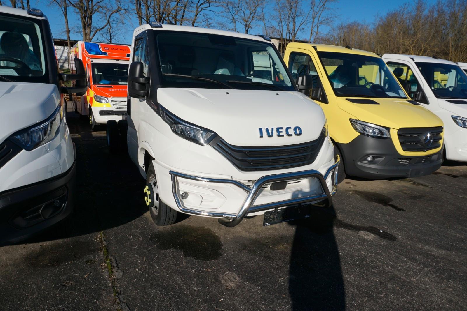 Iveco 50C21 Fahrgestell 3 Sitzer